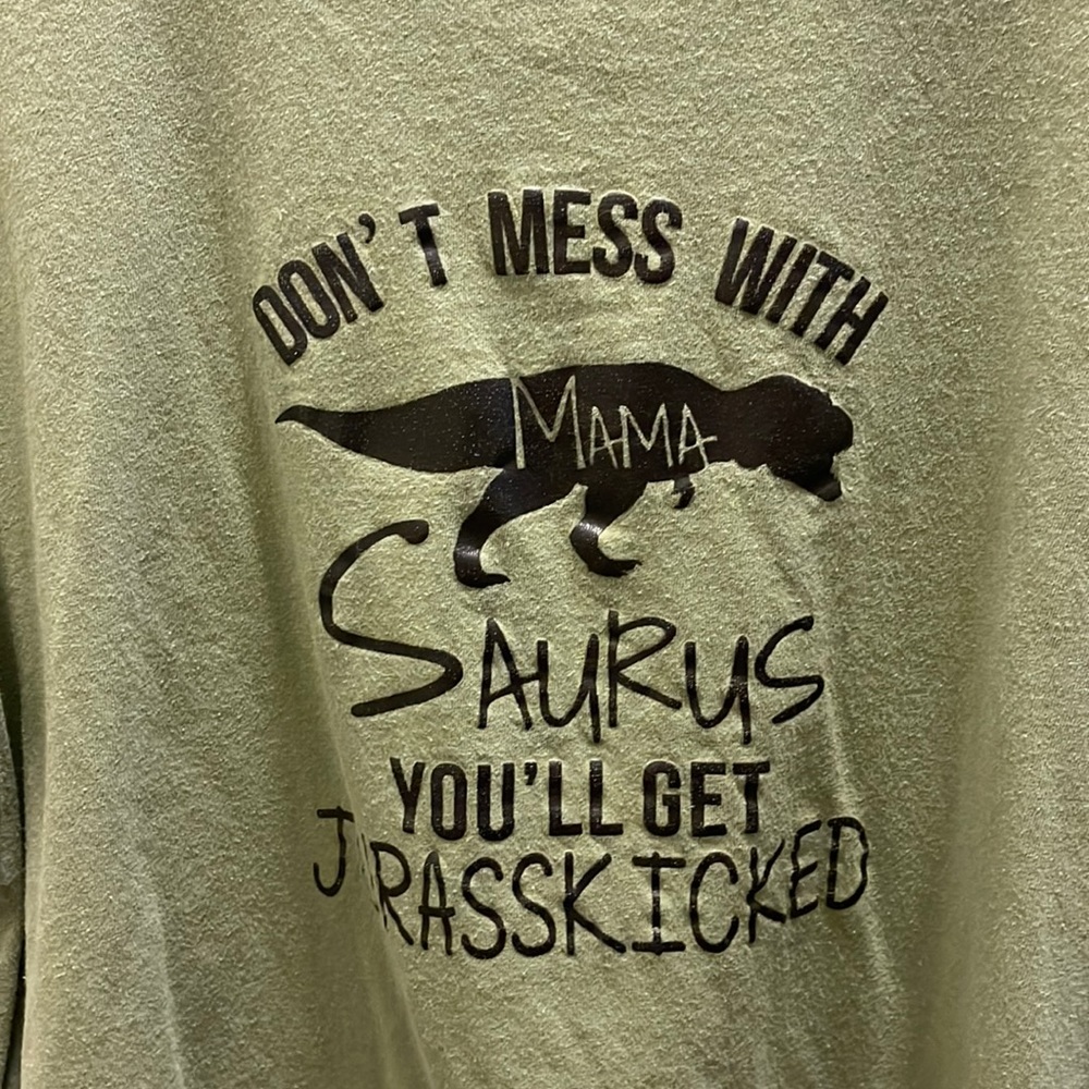 Light olive green graphic T size 0 XL